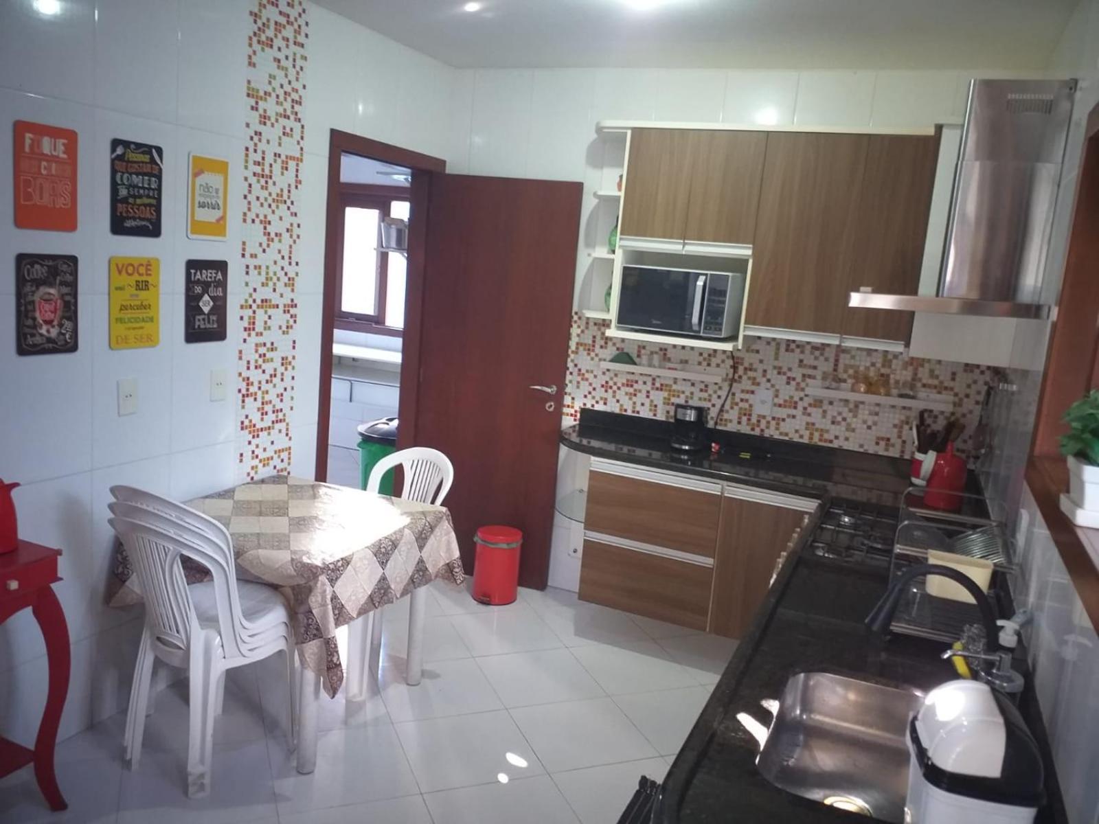 Linda Casa Com Piscina Em Interlagos Vila Velha Es Villa Kültér fotó